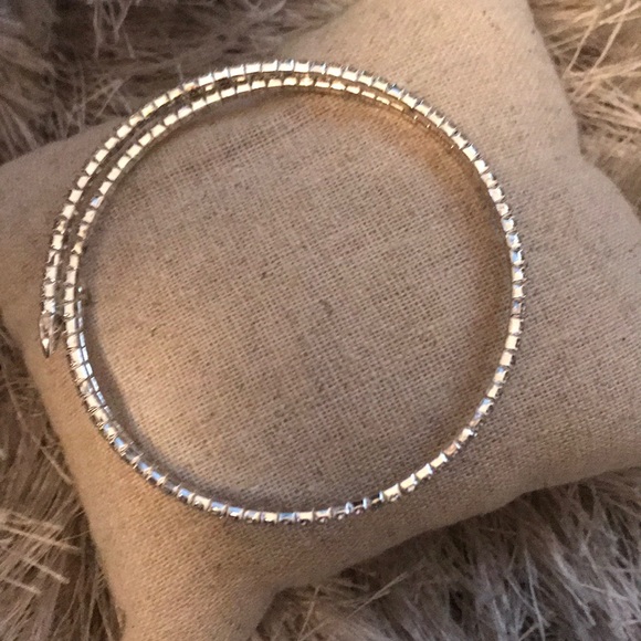 Delicate bracelet - Picture 2 of 3